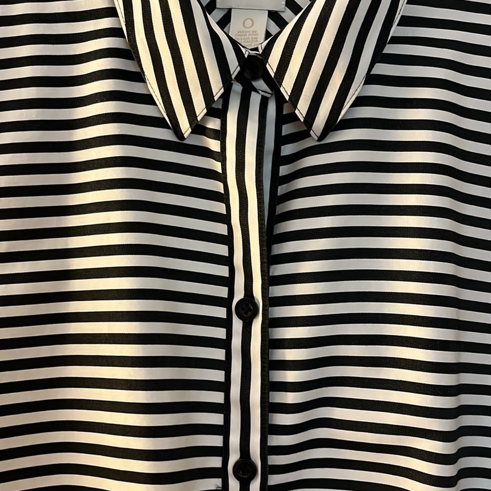 Chico’s long sleeved black and white striped blouse. Size Chico 0. - Picture 3 of 9